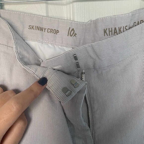 Gap Skinny Crop Khakis in Seersucker - Picture 4 of 5